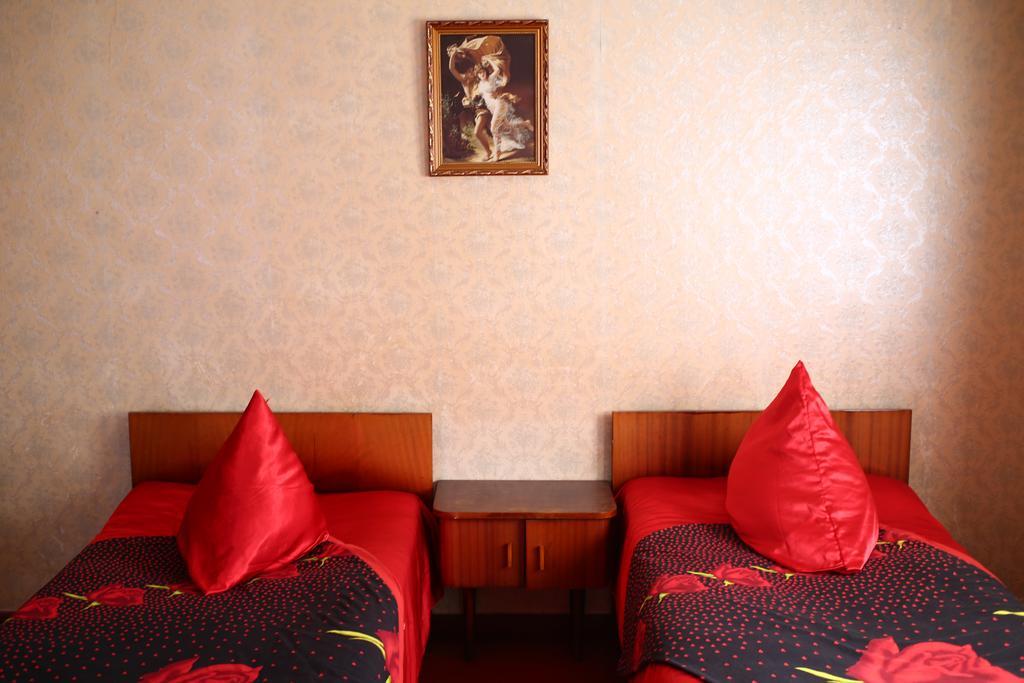 Downtown Guest House คูทายสิ ภายนอก รูปภาพ